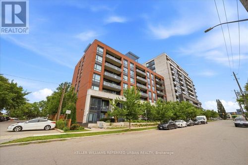 111-2800 Keele St, North York, ON, M3M0B8 | Card Image