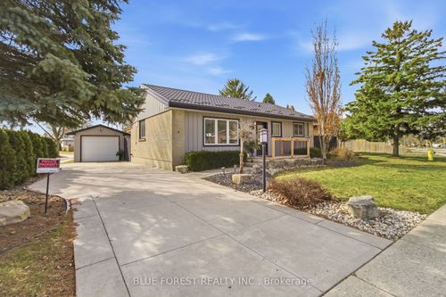 1975 Royal Cres, London, ON, N5V1N6 | Card Image