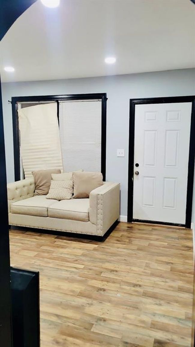6115 Jade Ave, House other with 5 bedrooms, 2 bathrooms and 4 parking in Port Arthur TX | Image 8