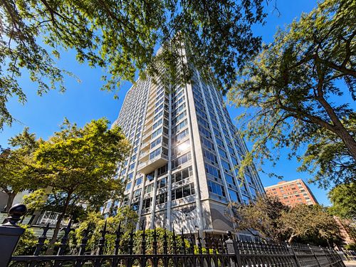905-4250 N Marine Dr, Chicago, IL, 60613-1725 | Card Image
