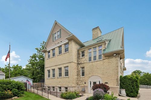 6-1009 Summit Ave, Stoughton, WI, 53589-2577 | Card Image