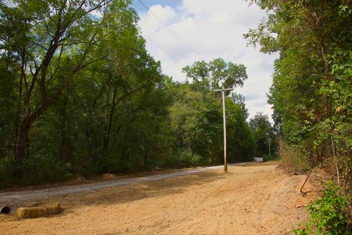 914 Park Swain Rd, Grand Junction, TN, 38039-6304 | Card Image