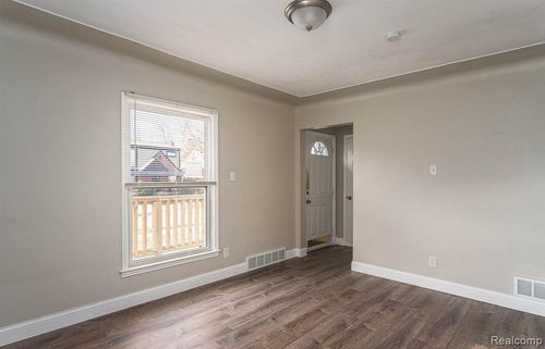 18400 Rutherford St, Detroit, MI, 48235-2940 | Card Image