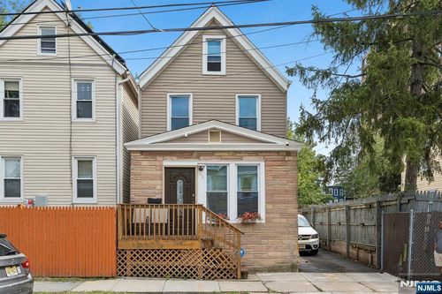 66 Oak Ave, Irvington, NJ, 07111-3826 | Card Image