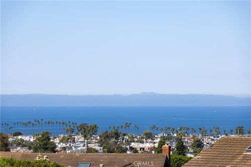 3 White Water Dr, Corona del Mar, CA, 92625-1440 | Card Image