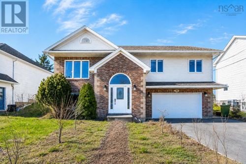 75 Stonehaven Cres, Dartmouth, NS, B2V2S7 | Card Image