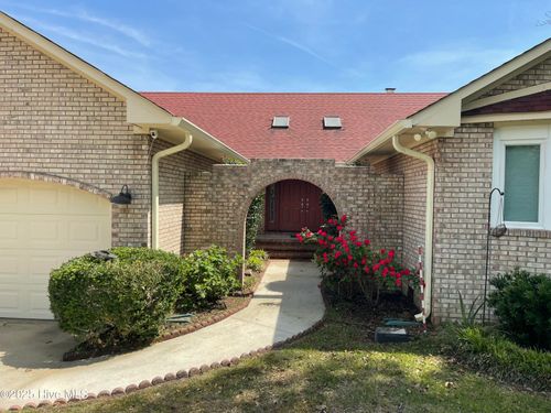 995 Chadwick Shores Dr, Sneads Ferry, NC, 28460-9213 | Card Image