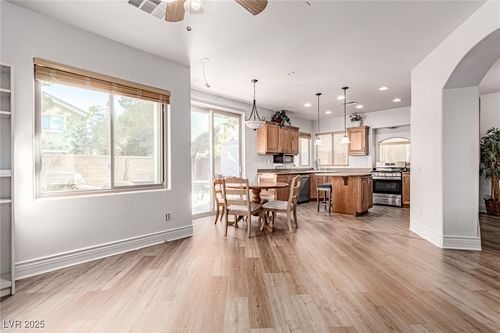 135 Broken Putter Way, Las Vegas, NV, 89148-5255 | Card Image