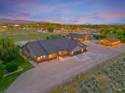 653 W Heikes Ln, Eagle, ID, 83616-2519 | Card Image