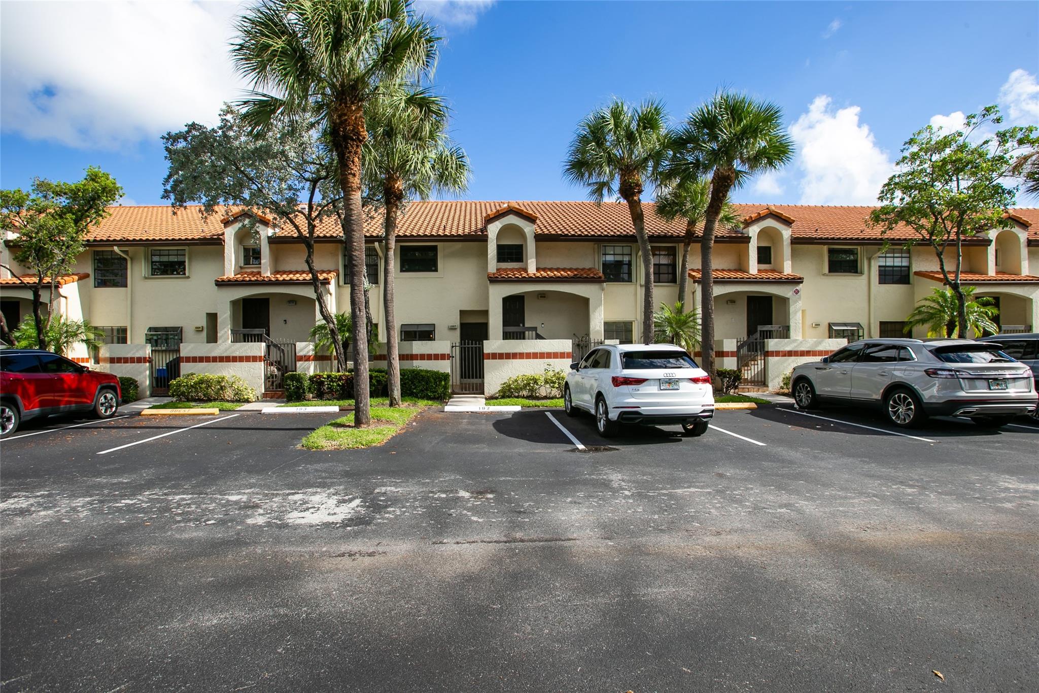 Republic Ct, Deerfield Beach, FL 33442