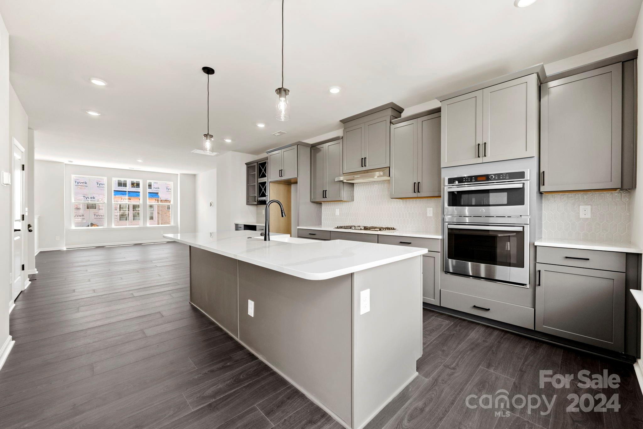 Carr Pl, Davidson, NC 28036