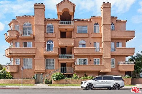 301-801 Lorraine Boulevard, Los Angeles, CA, 90005 | Card Image