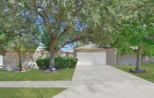7415 San Simeon Dr, Houston, TX, 77083-3916 | Card Image