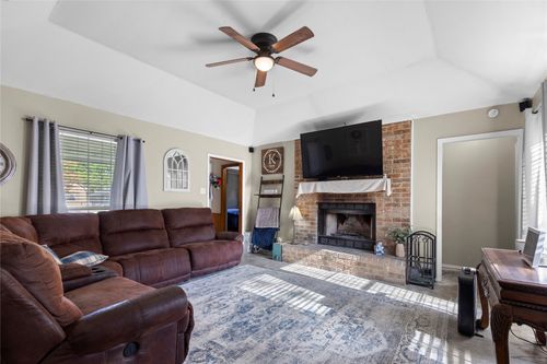 746 S Valentine Dr, Sherman, TX, 75090-8362 | Card Image