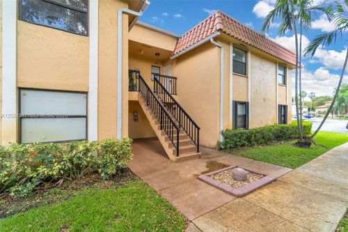 202-27-9728 Hammocks Blvd, Miami, FL, 33196-1523 | Card Image