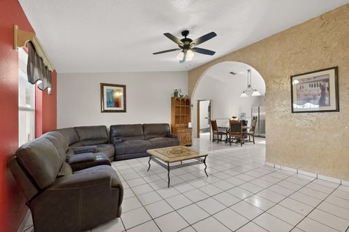 7605 Purple Cone Rd, Albuquerque, NM, 87121-6316 | Card Image