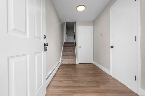 45-45 Churchill Way, Newington, CT, 06111-4021 | Card Image