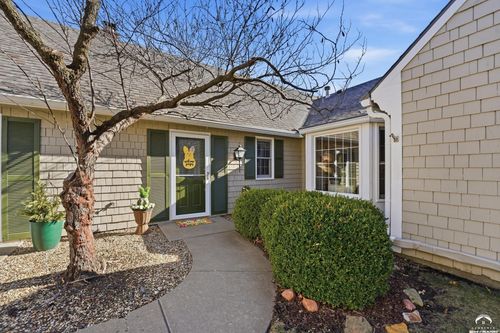 338 Woodlawn Cir, Lawrence, KS, 66049-1836 | Card Image