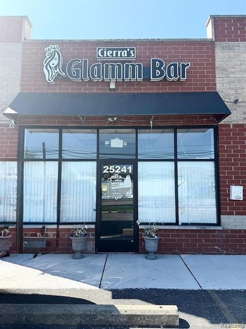 25251 Eureka Rd, Taylor, MI, 48180-5052 | Card Image