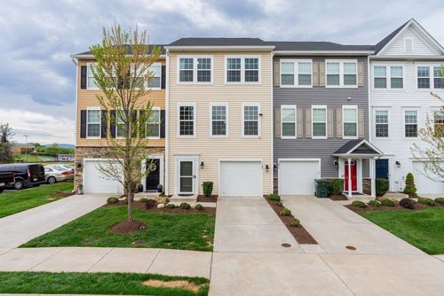 117 Willowshire Ct, WAYNESBORO, VA, 22980-1822 | Card Image