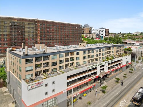 apt-705-321 10th Ave S, Seattle, WA, 98104-3716 | Card Image