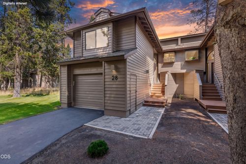 28-17810 W Core Rd, Bend, OR, 97707-9301 | Card Image