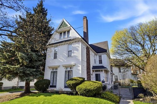 454 Porter Ave, Buffalo, NY, 14201-1218 | Card Image