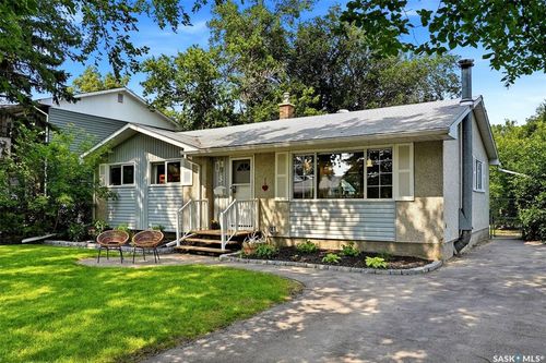 3 Woodlawn Pl, Regina, SK, S4S5M9 | Card Image