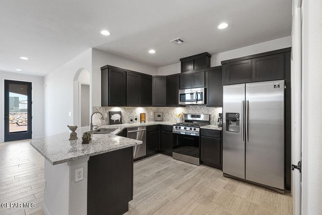 12801 Woolstone-4 | Image 6