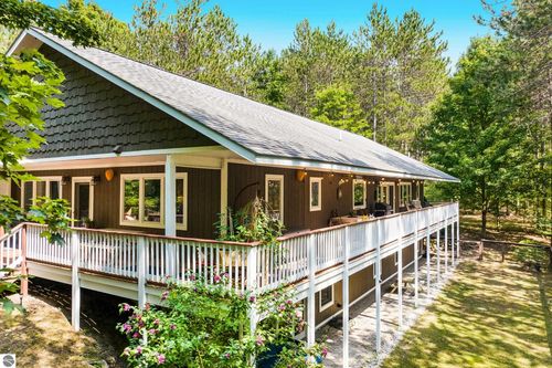 16355 Hunt Club Rd W, Lake Ann, MI, 49650-9696 | Card Image