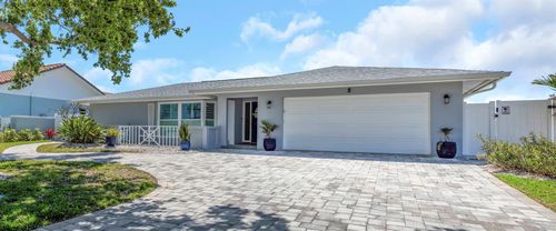 318 Belle Isle Ave, BELLEAIR BEACH, FL, 33786-3608 | Card Image