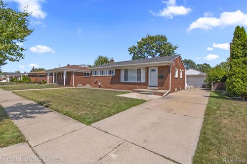 6118 Amboy St, Dearborn Heights, MI, 48127-2814 | Card Image