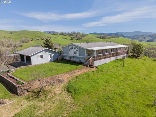 220 Robin St, Roseburg, OR, 97470-9426 | Card Image