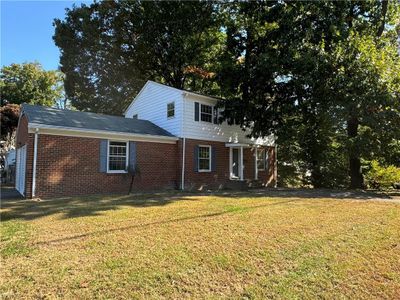 862 Moyer Road, House other with 5 bedrooms, 2 bathrooms and null parking in Newport News VA | Image 2