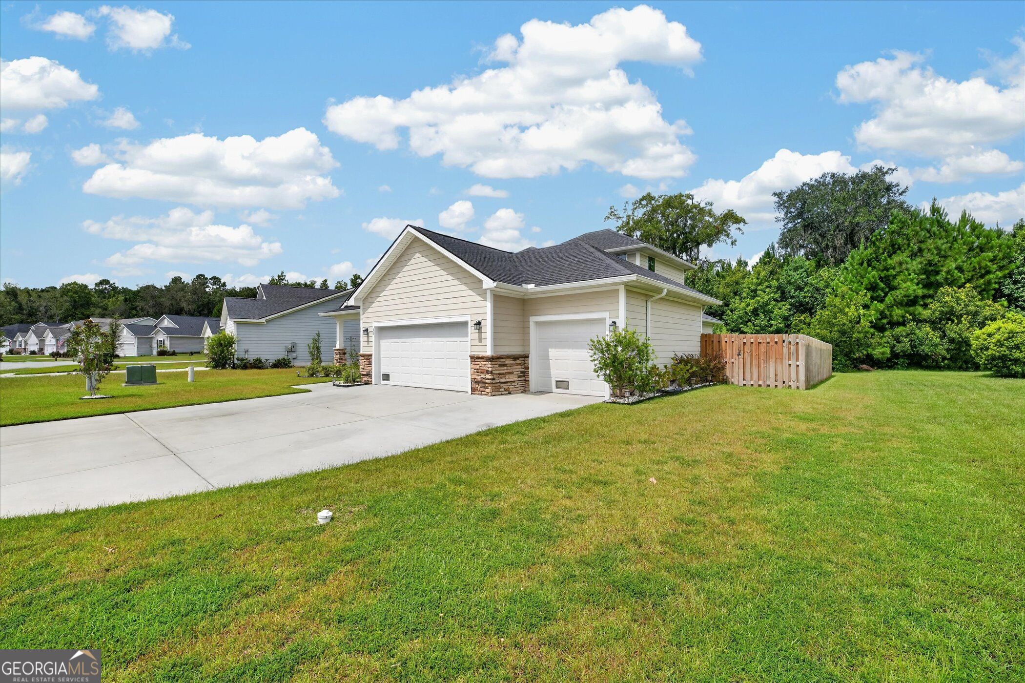 Residential in Richmond Hill 4