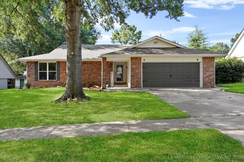 121 W Charlotte St, Broken Arrow, OK, 74011-4344 | Card Image