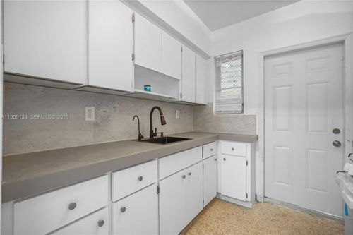 4-710 82nd St, Miami Beach, FL, 33141 | Card Image