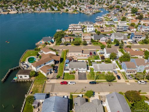 110 Stirling Ave, Freeport, NY, 11520-5923 | Card Image