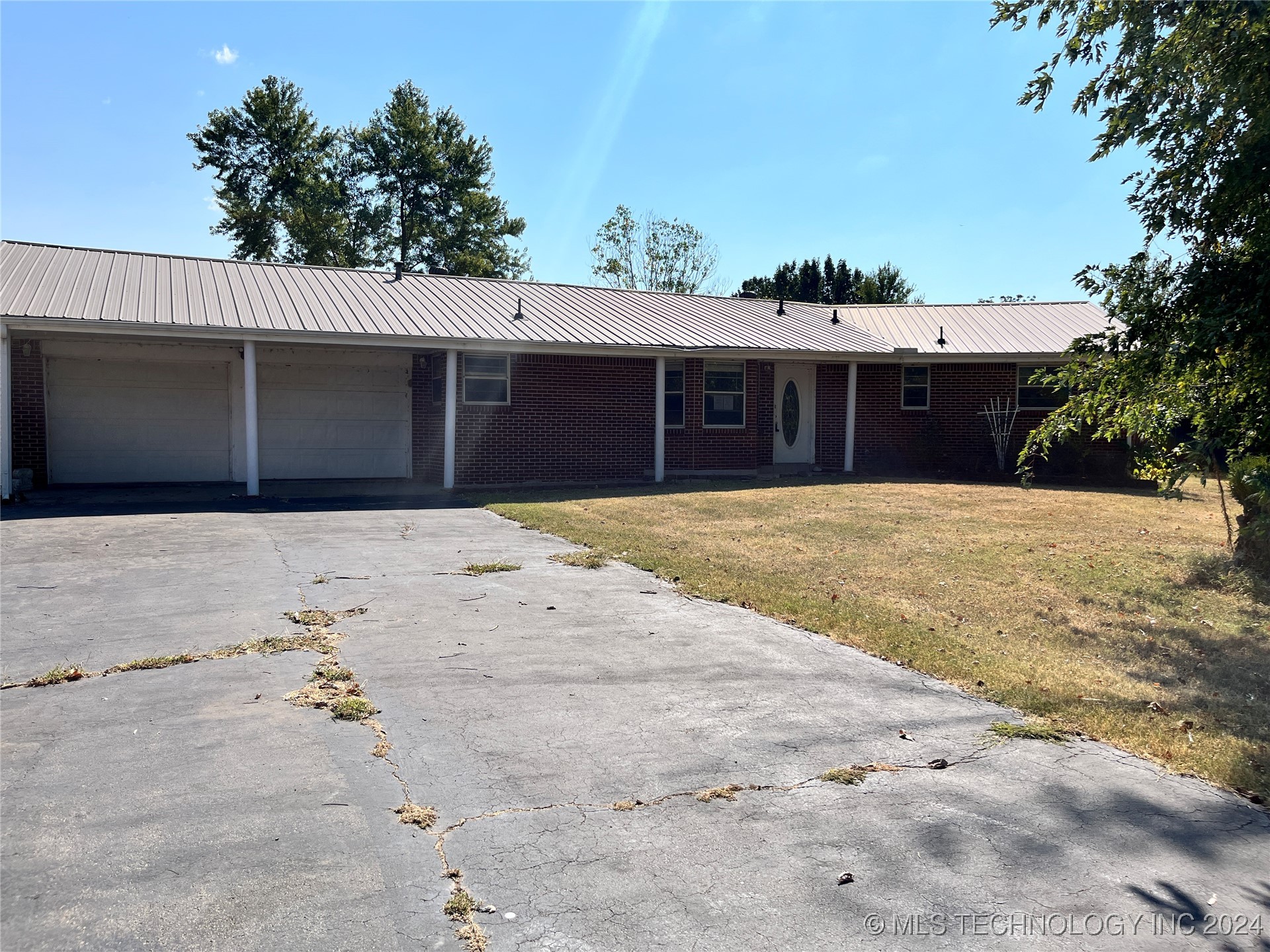 Hickory St, Copan, OK 74022