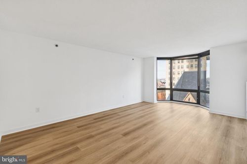 apt-8j-2020 Walnut St, PHILADELPHIA, PA, 19103-5660 | Card Image