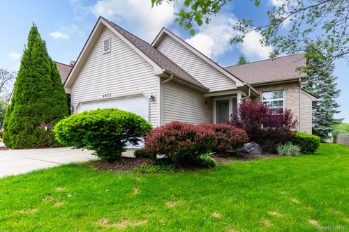 6075 Davison Rd, Burton, MI, 48509-1606 | Card Image