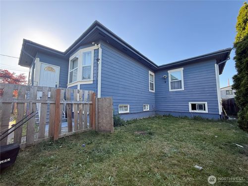 3926 S Warsaw St, Seattle, WA, 98118-3254 | Card Image