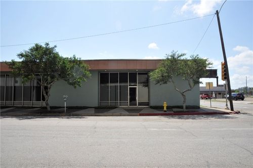 827 N Tancahua St, Corpus Christi, TX, 78401-2223 | Card Image