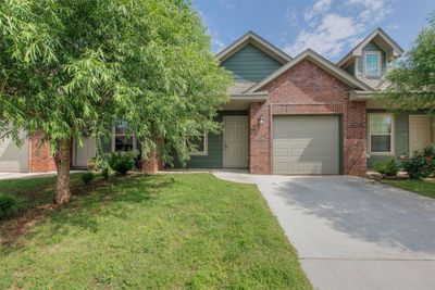 1017 Sw 91st Street, Townhouse with 2 bedrooms, 1 bathrooms and null parking in Oklahoma City OK | Image 1