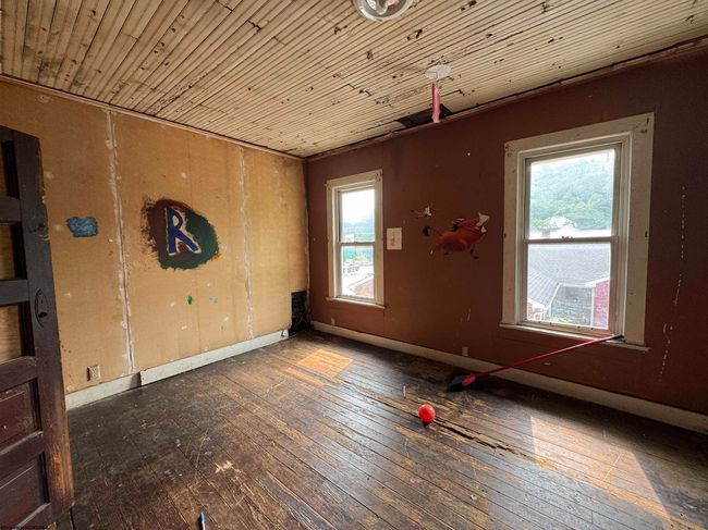 808 W 2 Nd St, House other with 5 bedrooms, 2 bathrooms and 3 parking in Weston WV | Image 11