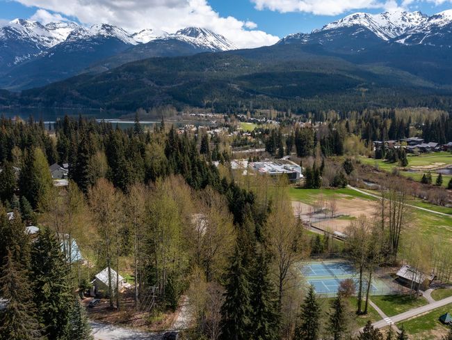 8109 Cedar Springs Road, House other with 2 bedrooms, 1 bathrooms and 4 parking in Whistler BC | Image 17