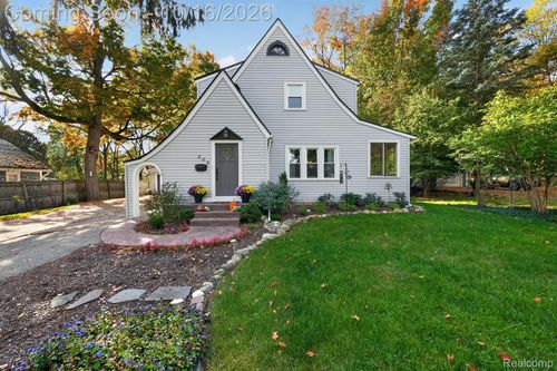 208 E South Holly Rd, Fenton, MI, 48430-2974 | Card Image