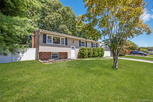 27 Morton Street, Brookhaven, NY, 11776 | Card Image