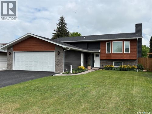 210 Thain Way, Saskatoon, SK, S7K6T2 | Card Image