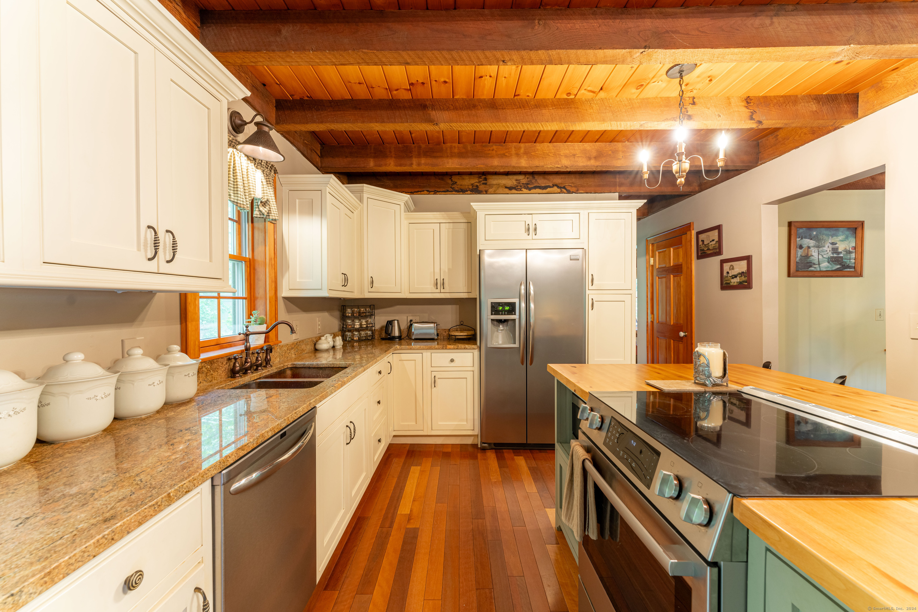 Squaw Rock Rd, Moosup, CT 06354